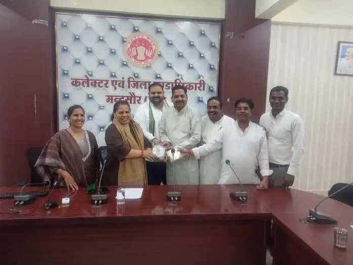 विशेष गहन पुनरीक्षण 2026 के तहत मान्यता प्राप्त राजनीतिक दलों के प्रतिनिधियों के साथ बैठक संपन्न