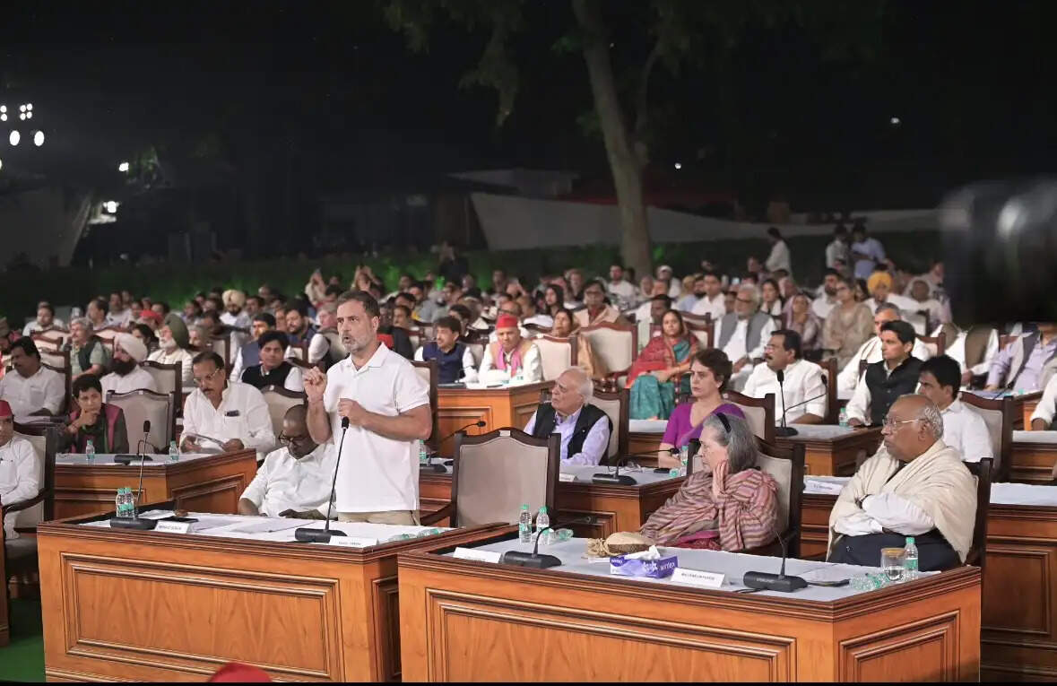 (लीड) ज्ञानेश कुमार के खिलाफ इंडी गठबंधन का जन महाभियोग प्रस्ताव पारित, राहुल बोले- 13.3 करोड़ मतदाताओं के नाम हटाए, 2024 के चुनाव की वैधता पर भी सवाल