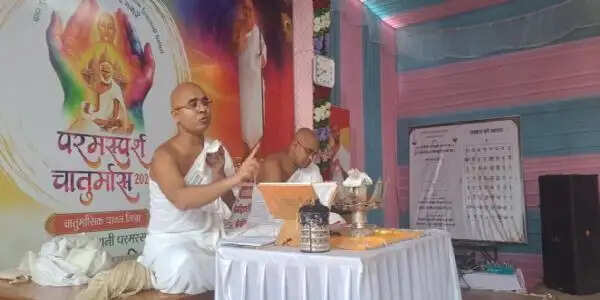जीवन में संस्कारों का होना जरूरी, घर परिवार संस्कारों पर ध्यान दे - मुनिश्री प्रत्यक्ष रत्न विजयजी