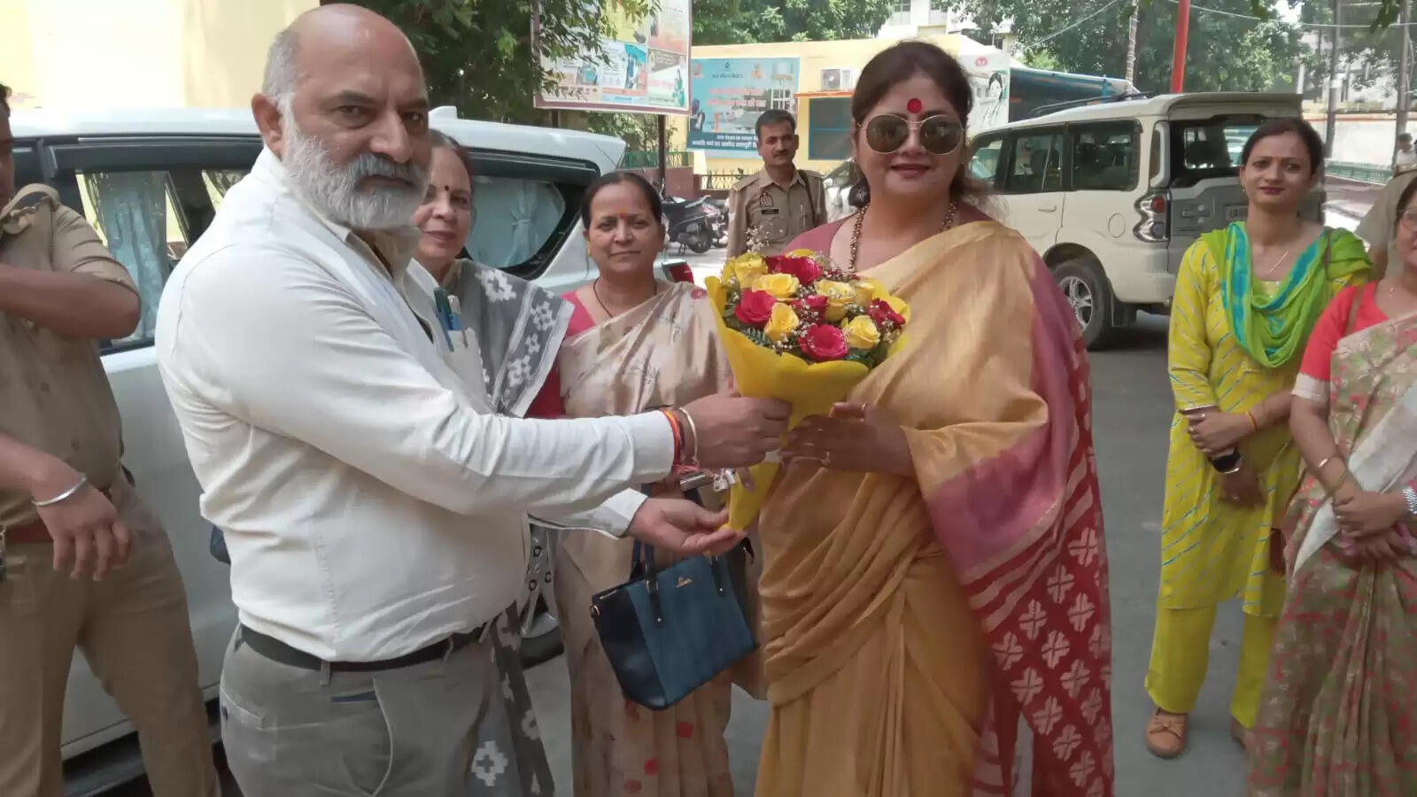 बेटियां समाज की धुरी, इनको आत्मनिर्भर बनाने की दिशा में कार्य करें : बबीता चौहान