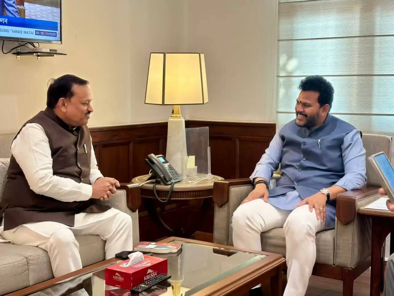 कानपुर की हवाई कनेक्टिविटी बढ़ाने के लिए सांसद रमेश अवस्थी की पहल तेज, उड्डयन मंत्री से की मुलाकात