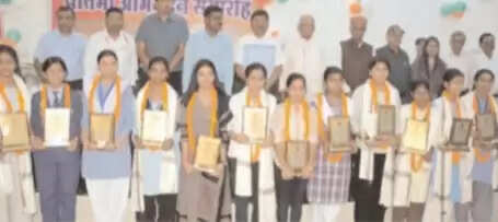 प्रदेश की मेरिट सूची में शामिल प्रतिभावान छात्र-छात्राओं का हुआ सम्मान