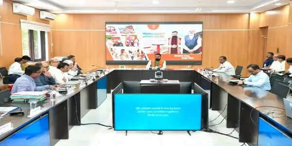 अजगैबीनाथ धाम एवं सोनपुर एयरपोर्ट परियोजनाओं के कार्य में लाएं तेजी : मुख्यमंत्री