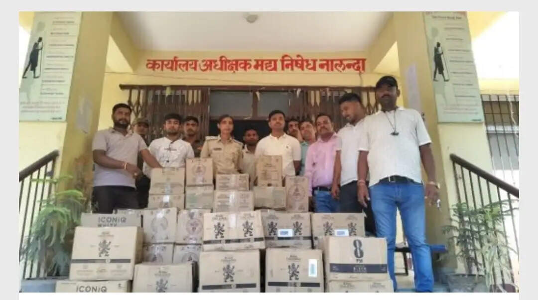 नालंदा जिले में कबाड़ से लाखों का शराब बरामद