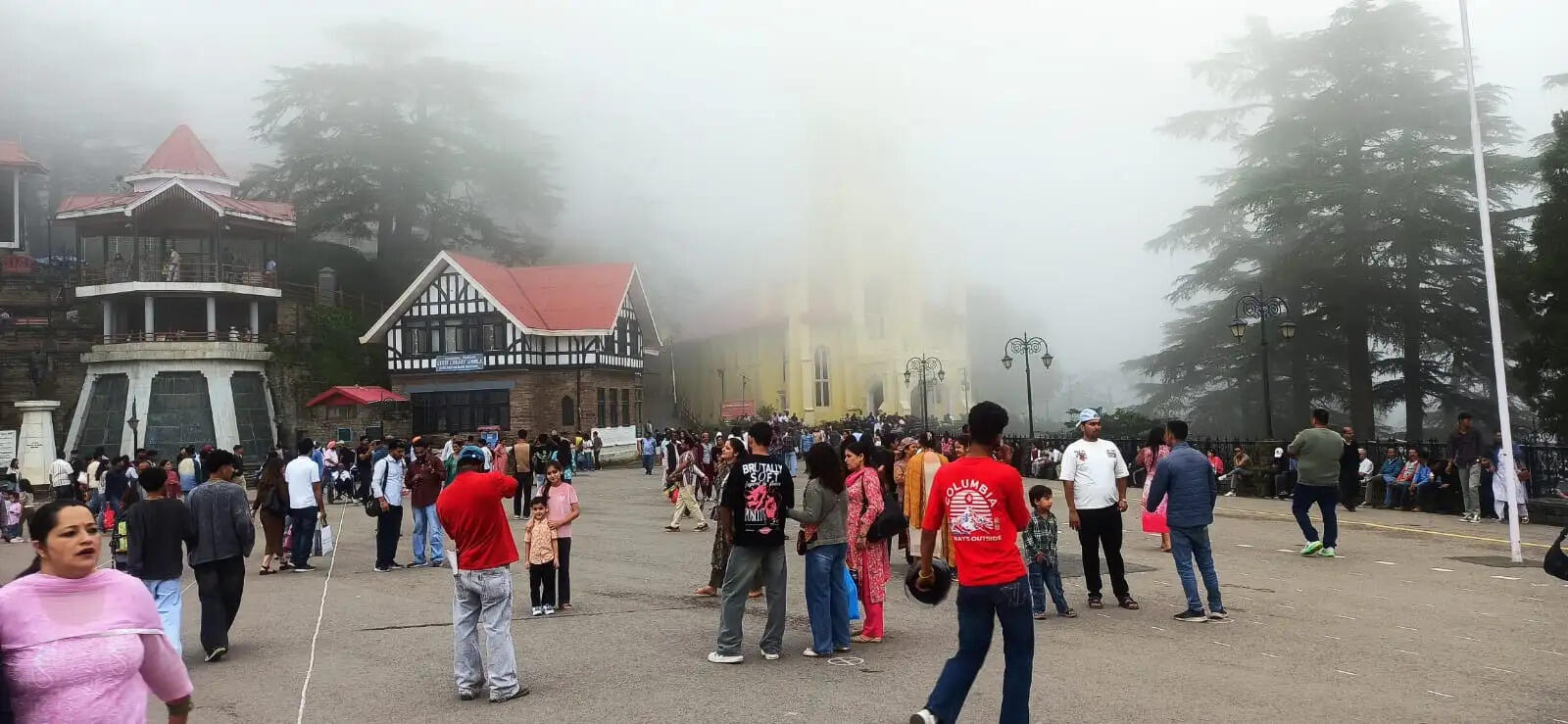 हिमाचल में चार दिन मूसलाधार बारिश का ऑरेंज अलर्ट, 129 सड़कें बंद