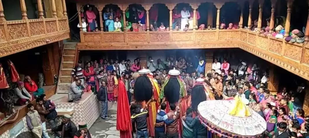 ऐतिहासिक परंपराओं के साथ हुआ ममेेल-सोमाकोठी-महोग-सुकेत की बुढ़ी दिवाली का आयोजन