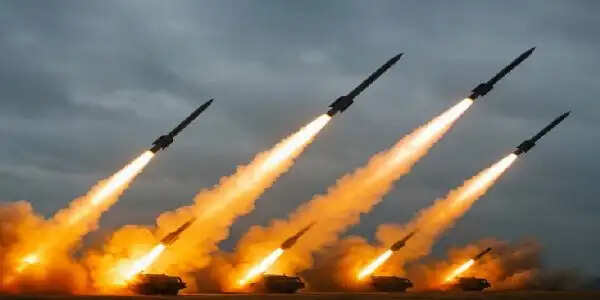 एक ही दिन में अमेरिकी&nbsp;लड़ाकू विमान&nbsp;व 6&nbsp;इजराइली&nbsp;ड्राेन मार&nbsp;गिराए&nbsp;:&nbsp;ईरान