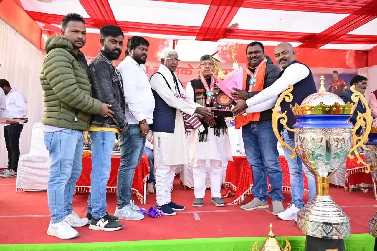 जयपाल सिंह मुंडा की जयंती पर फुटबॉल प्रतियोगिता का शुभारंभ