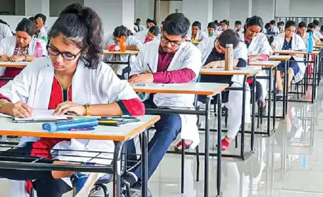 मप्रः नीट यूजी-2026 परीक्षा रविवार को, ग्वालियर में 25 केंद्रों पर 10,711 अभ्यर्थी होंगे शामिल