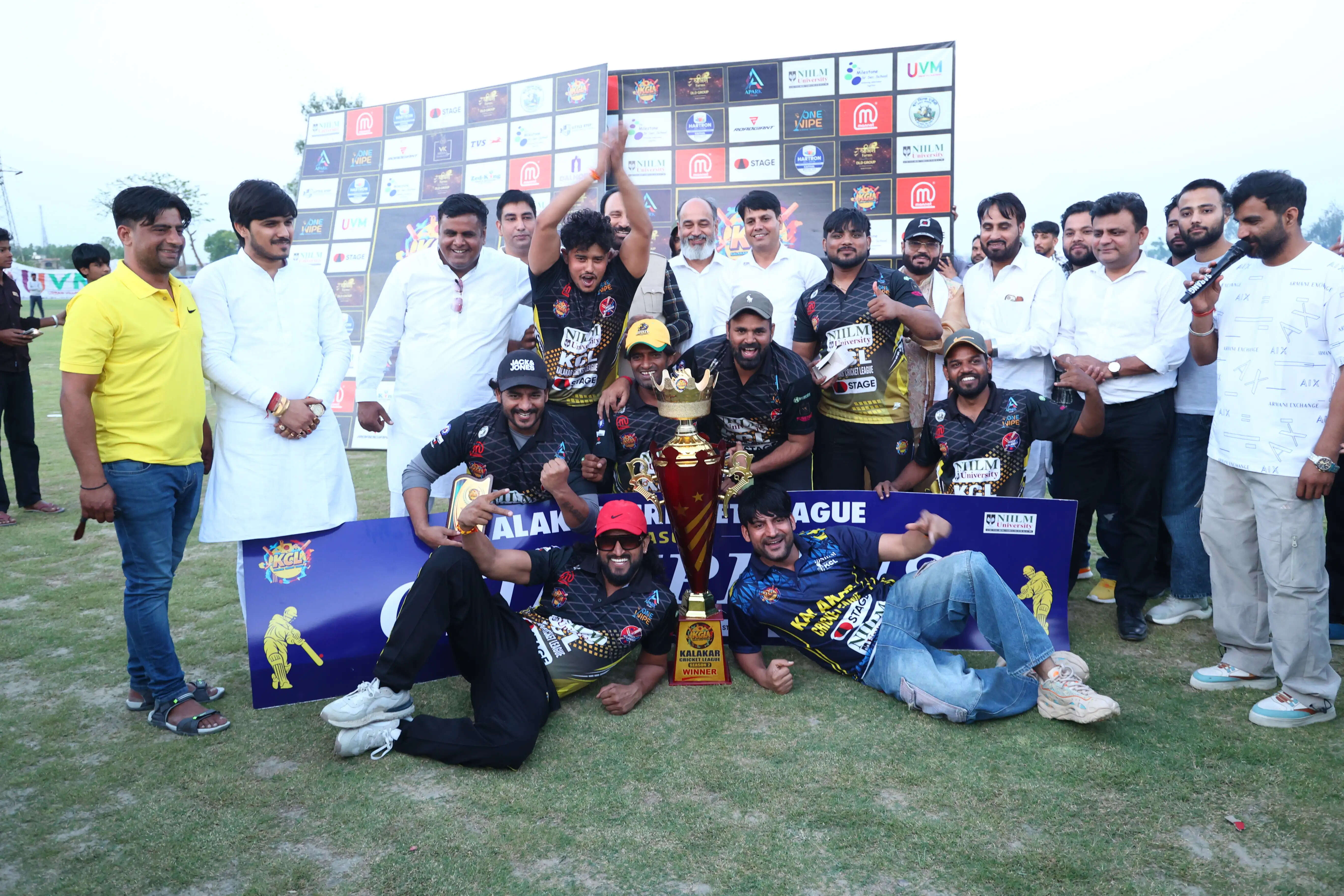 कैथल: वीर वाॅरियर्स काे 74 रन से हरा कर मस्त कलंदराें ने जीता कलाकार क्रिकेट लीग