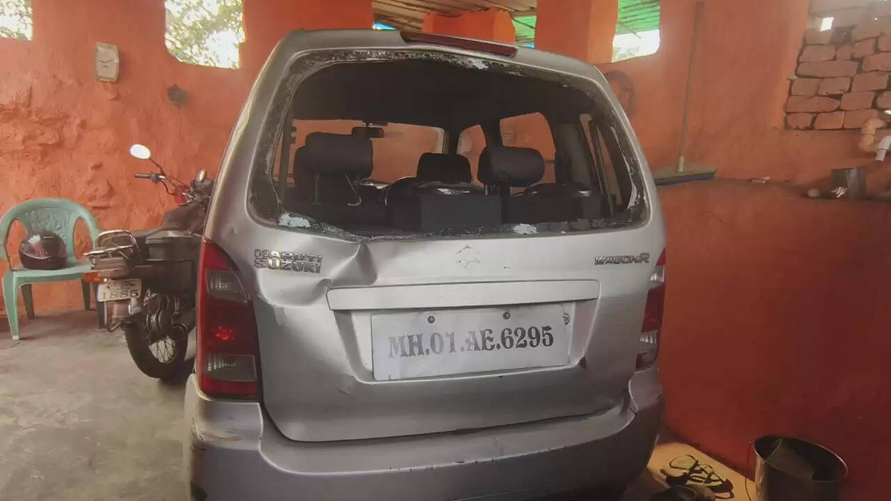 रामगढ में हाथियों ने चार लोगों को कुचल कर मार डाला, तोडे कई घर और वाहन