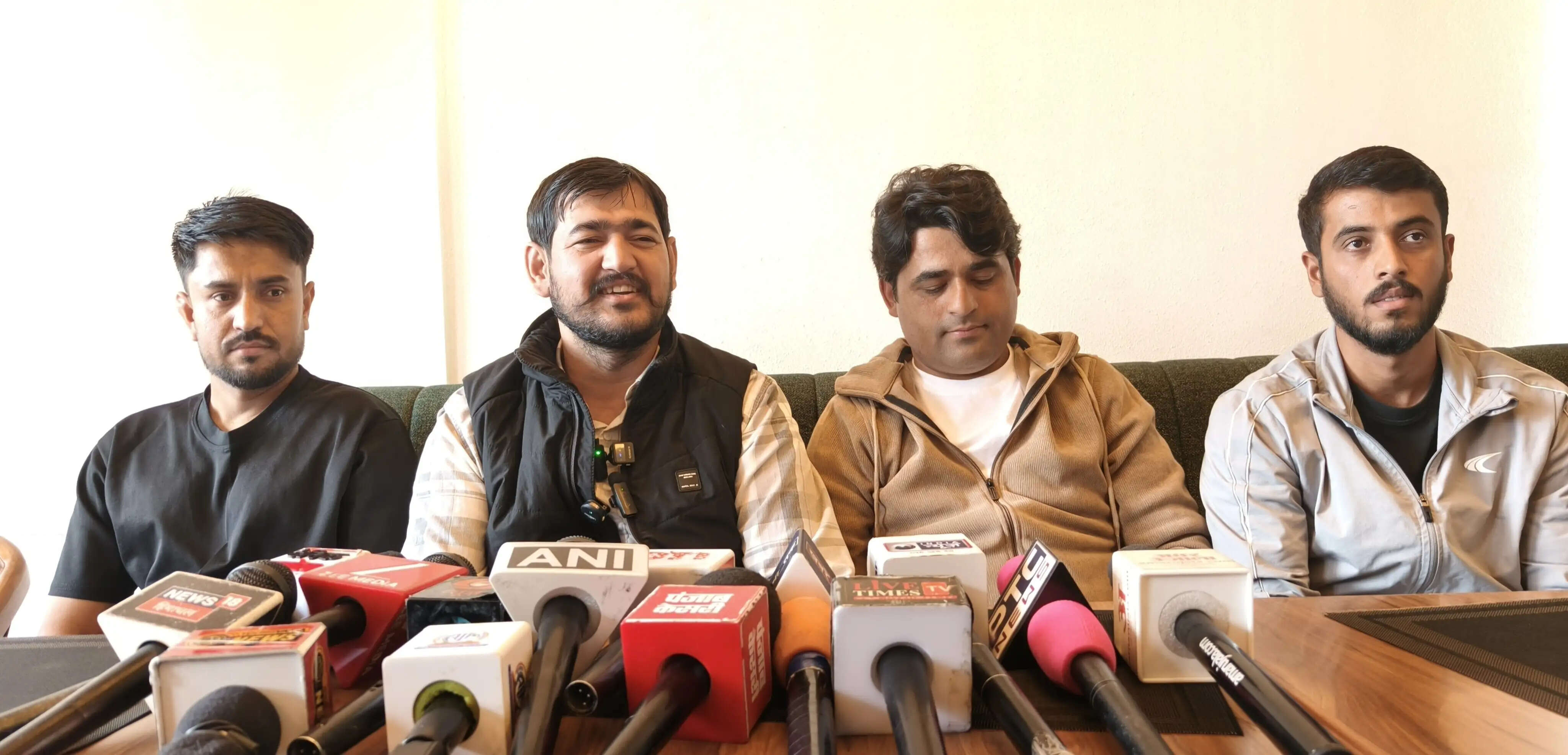 छुट्टी के दिन शिलाई में भर्ती, 800 आवेदकों में से 120 को बुलाने पर बवाल,भाजपा युवा मोर्चा ने मंत्री के खिलाफ खोला मोर्चा