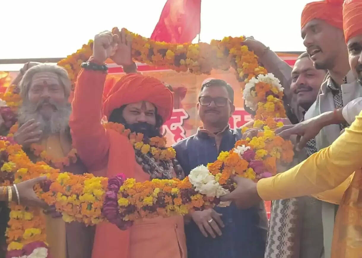 हिंदू सम्मेलन में महंत राजू दास ने दिया एकता का संदेश, कहा— टुकडे़ टुकडे़ गैंग से रहें सतर्क