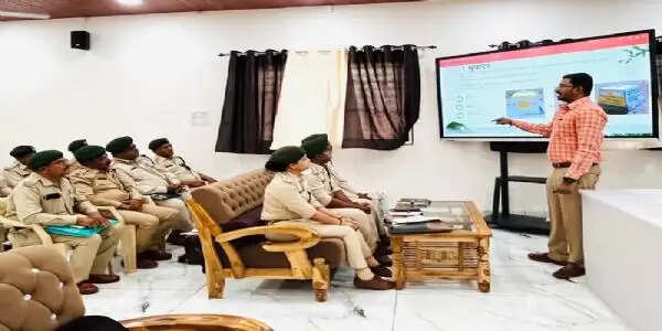 धारः नवीनीकृत ईको सेंटर का उद्घाटन, वृक्षारोपण एवं वन संरक्षण पर कार्यशाला संपन्न