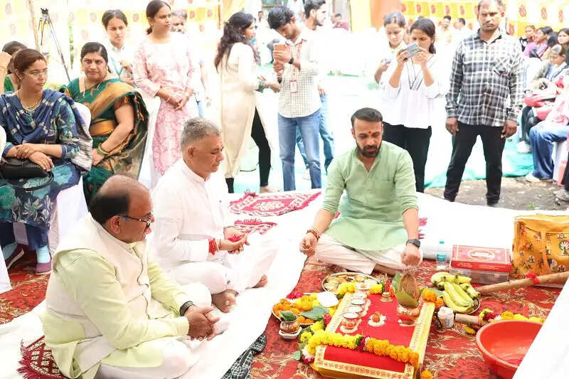 आयुर्वेद सेवाओं का विस्तार एवं सुदृढ़ीकरण, स्वस्थ मप्र के संकल्प सिद्धि की ओर महत्वपूर्ण कदम: मंत्री परमार