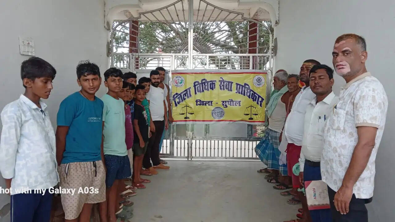 आरटीआई और मौलिक कर्तव्यों के प्रति नागरिकों को किया जागरूक