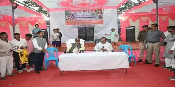 एकजुट होकर पर्यटन को बढ़ावा दें ग्रामीणः कलेक्टर नारायन