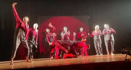 अभिनव संस्था का “नारी सशक्तिकरण“, “यूज मी“ एवं माइम के एकल अभिनय का शानदार मंचन