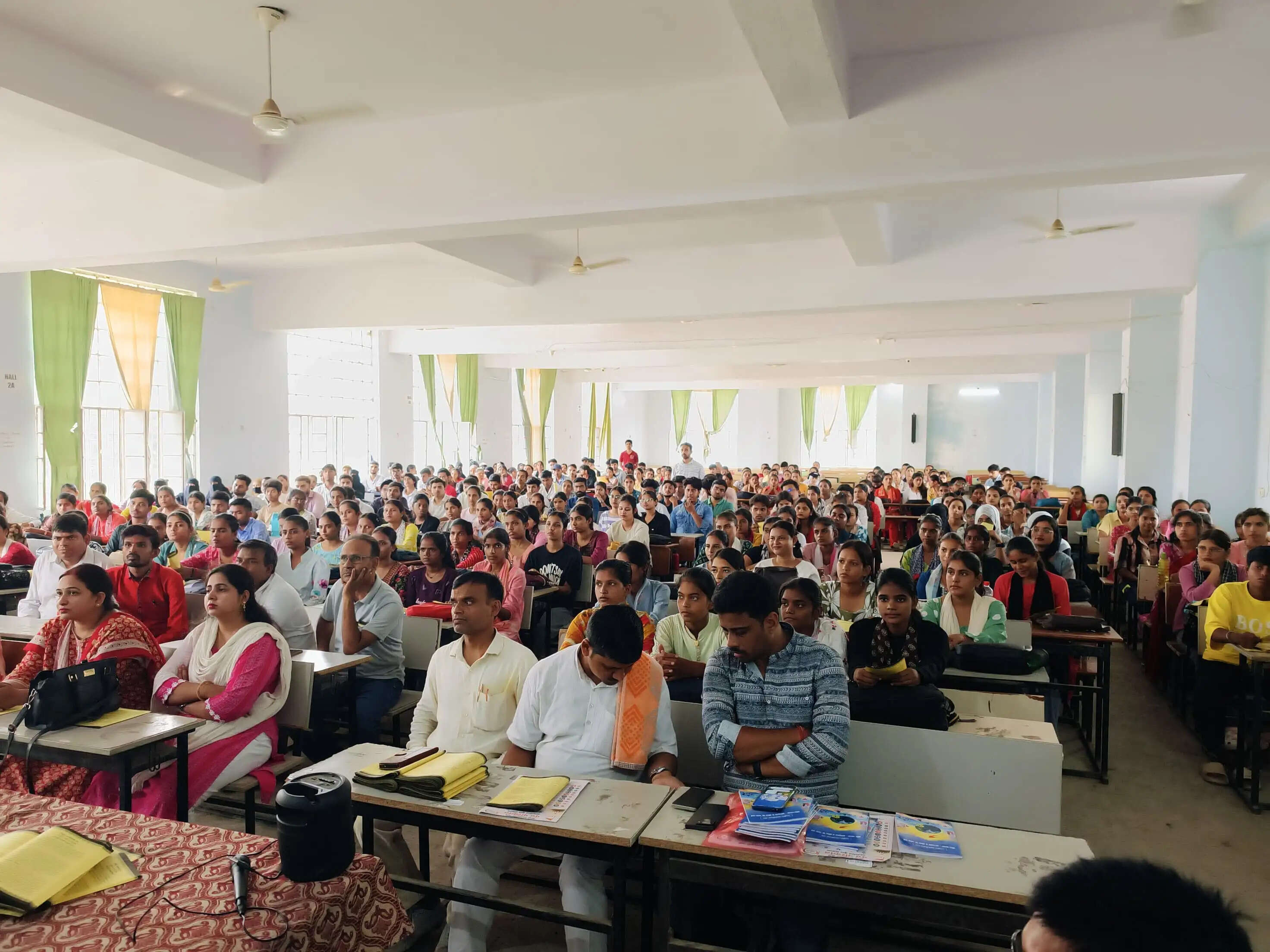 राजेंद्र कॉलेज के युवा संवाद कार्यक्रम में सह प्रांत प्रचारक प्रवीर ने दिया राष्ट्र निर्माण का संदेश