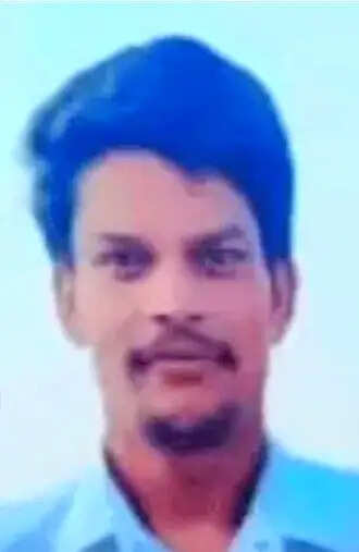 हाईवे पर भीषण टक्करः वैन-ट्रेलर हादसे में 2 की मौत, 1 गंभीर घायल