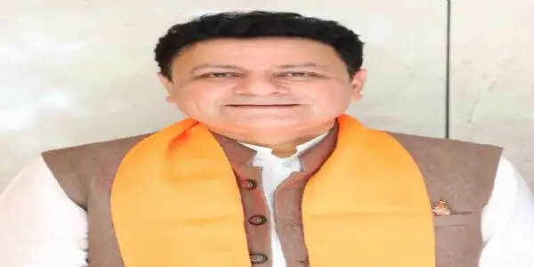 शिलान्यास पट्टिका हटाने पर भड़के सुधीर शर्मा, एमसी कमिश्नर के खिलाफ लाएंगे विशेषाधिकार हनन प्रस्ताव