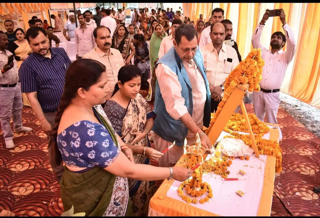 खादी सेमिनार में आत्मनिर्भरता का संदेश, 58 लाभार्थियों को टूल किट वितरित