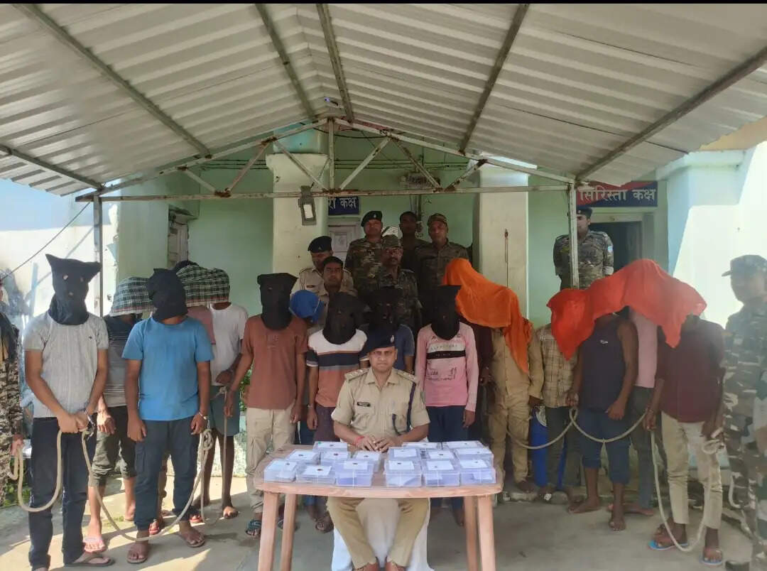पुलिस ने 16 साइबर अपराधियों को किया गिरफ्तार