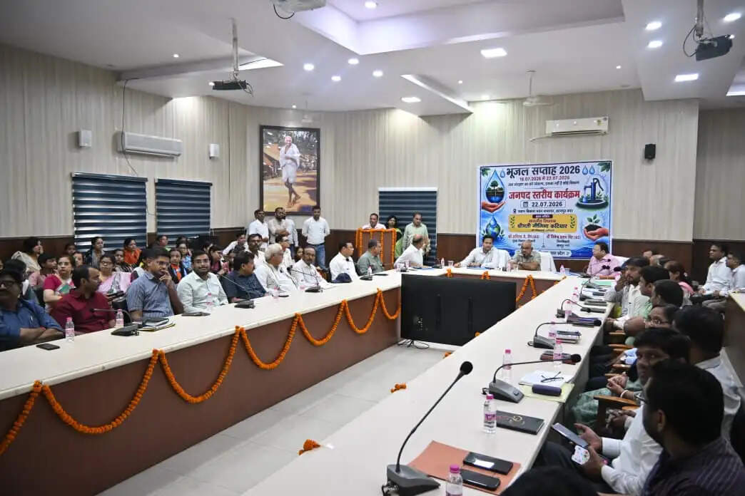 खेत तालाबों में मत्स्य पालन और मोती की खेती अपनाएं किसान, बढ़ेगी आय : जितेंद्र प्रताप सिंह