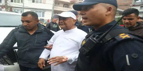 गिरफ्तारी के बाद पूर्व प्रधानमंत्री ओली अस्पताल में भर्ती