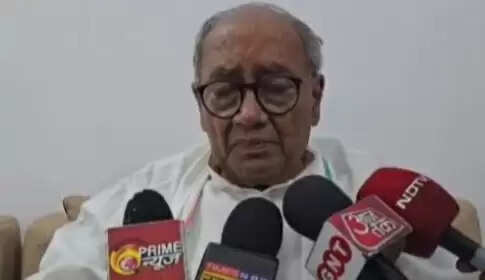 दिग्विजय सिंह की चिंता, कहा- हिंदुओं से ज्यादा मुस्लिम आबादी घटी
