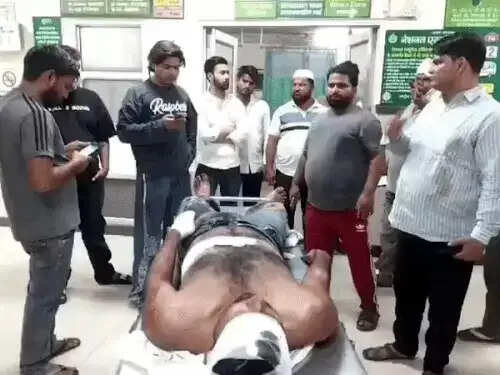 फरीदाबाद : होटल में खाने को लेकर दो पक्षों में हुआ विवाद, मालिक समेत कई जख्मी
