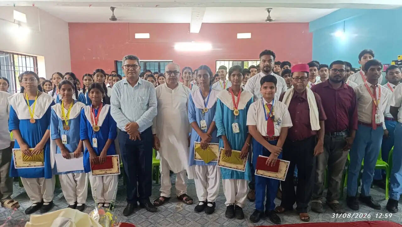 मैथिली की मिठास, अंग्रेजी की अभिव्यक्ति और प्रतिभाओं का सम्मान