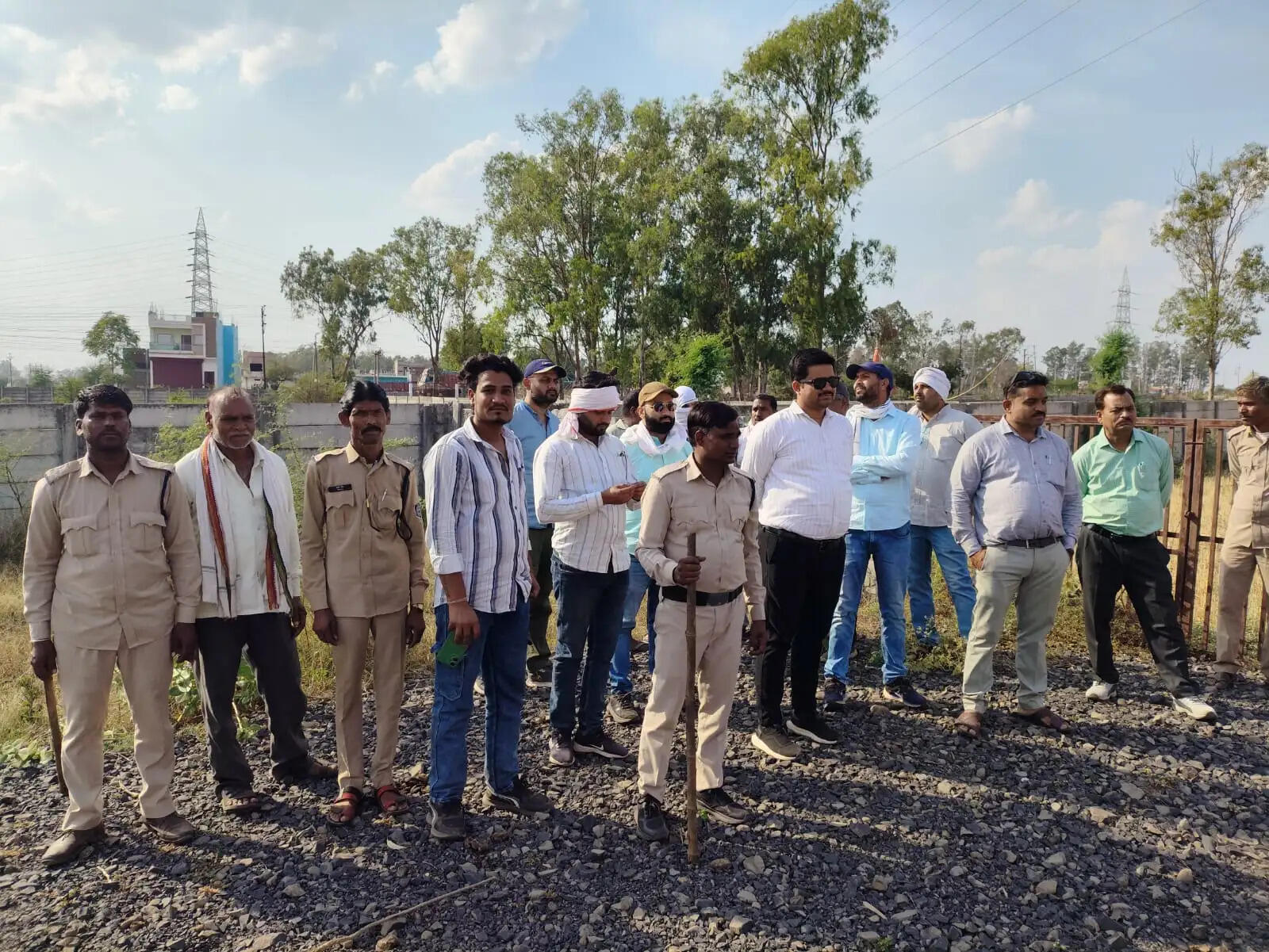 प्रशासन का बड़ा एक्शन: अशोकनगर में करोड़ों की सरकारी जमीन से हटा अवैध ‘कॉलोनी’ का साया