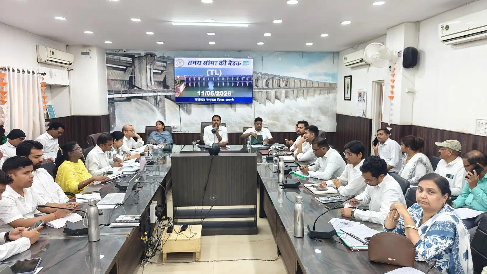 सुशासन तिहार के आवेदनों के त्वरित निराकरण पर जोर, कलेक्टर ने विभागवार समीक्षा कर दिए निर्देश