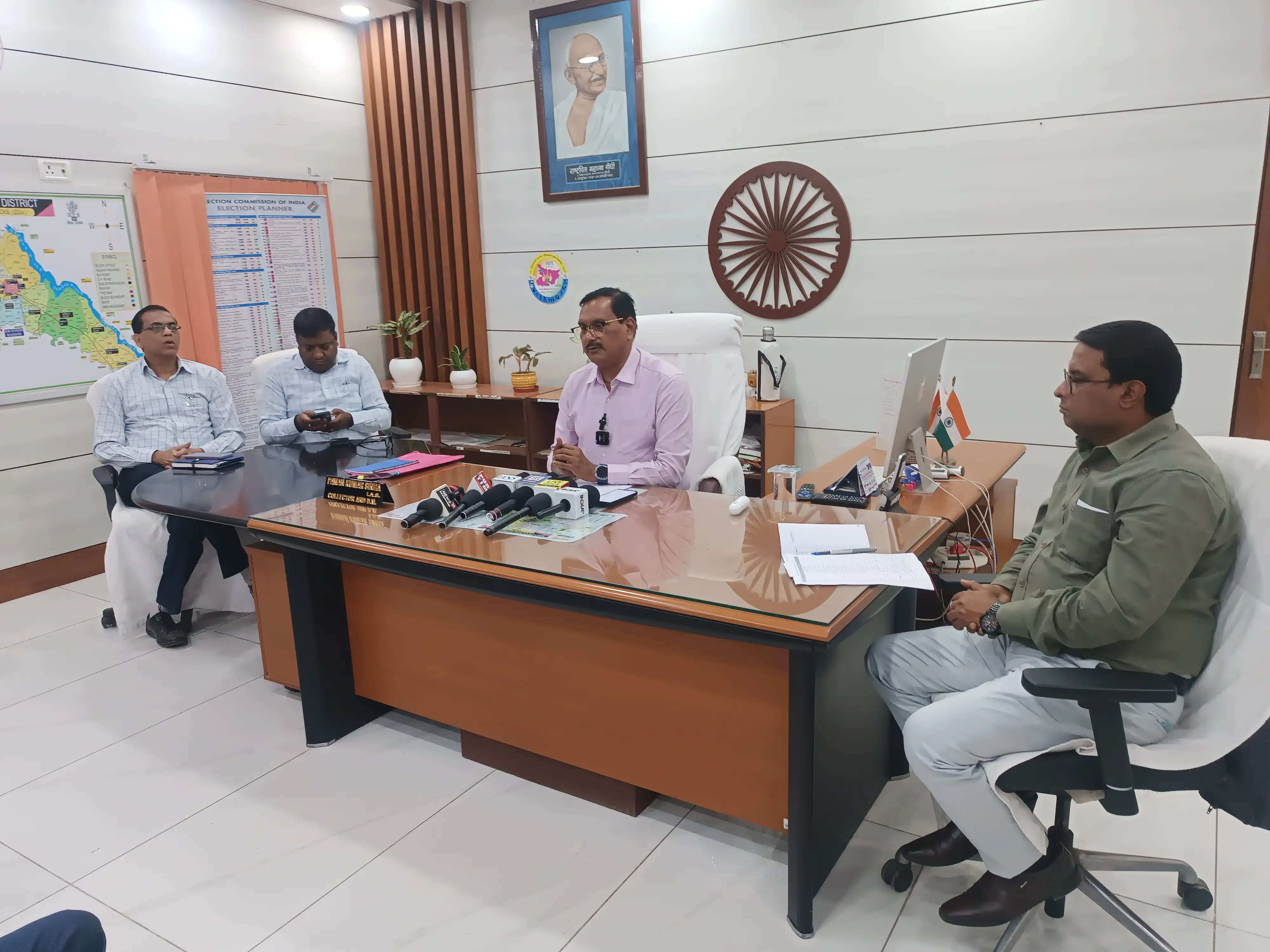 खनन निरीक्षक गिरफ्तार, होगी विभागीय कार्रवाई