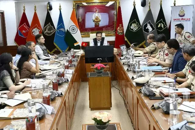 एसएसबी&nbsp;ने&nbsp;सीमा&nbsp;पार&nbsp;करते&nbsp;184 विदेशी&nbsp;किए&nbsp;गिरफ्तार&nbsp; 27 उग्रवादियों को किया&nbsp;ढेर किया