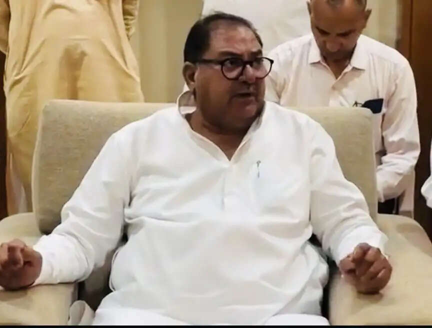 सिरसा: नायब सैनी केवल घोषणाएं करने वाले मुख्यमंत्री: अभय चौटाला