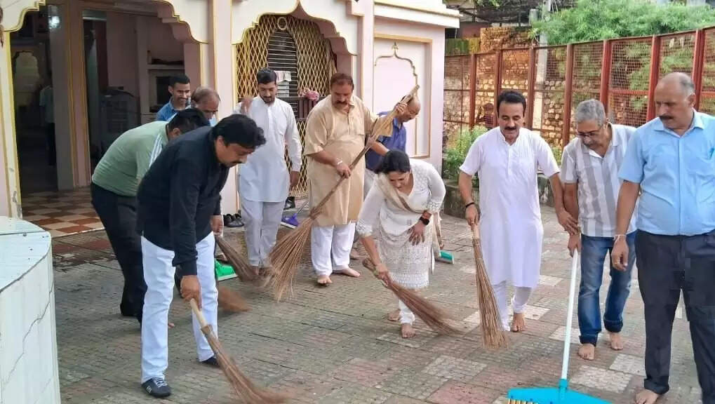 पीएम मोदी के स्वच्छ भारत मिशन के तहत जम्मू-कश्मीर ने स्वच्छता में मील का पत्थर हासिल किया - बीजेपी