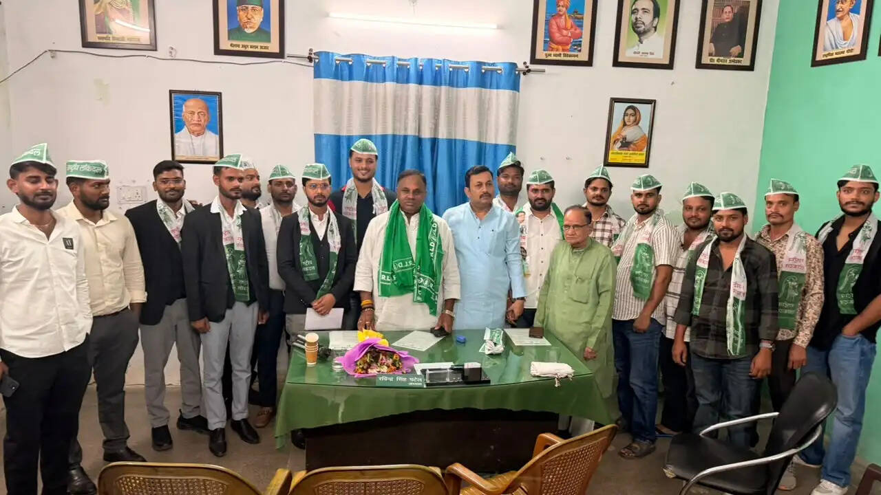 दो दर्जन से ज्यादा सपाइयाें ने ली रालोद की सदस्यता