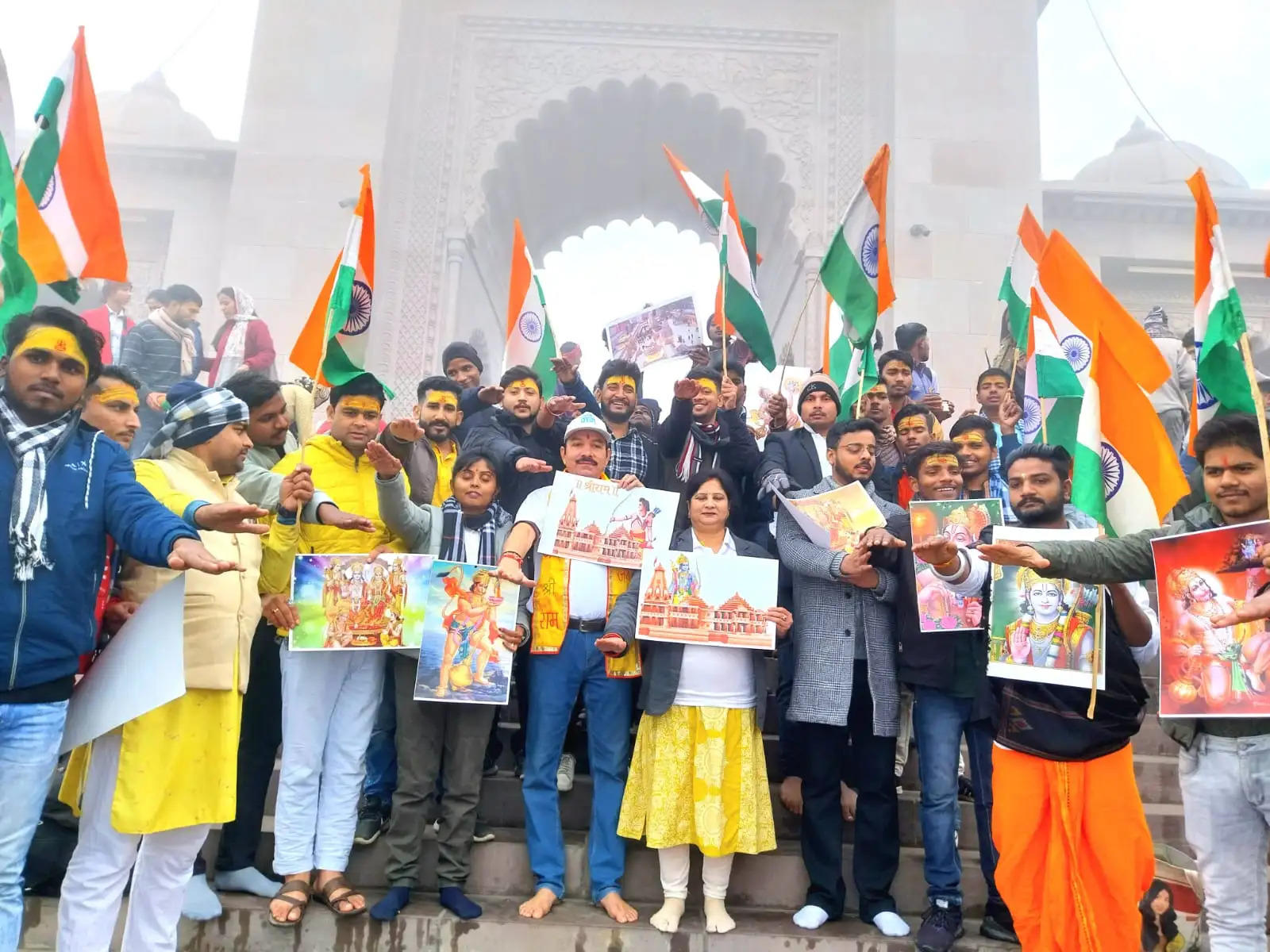 गंगा तीरे भगवान राम की आरती से नए साल का अभिनंदन,गंगा स्वच्छता का संकल्प