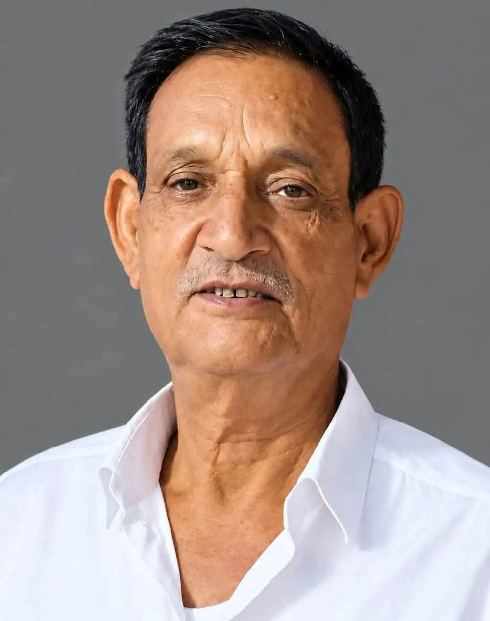 ट्रेलर से टकराई बाइक, अधेड़ की मौत