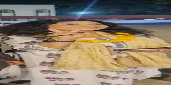 वरीय महिला अधिवक्ता छाया मिश्र काे नन्द किशोर यादव ने दी बधाई