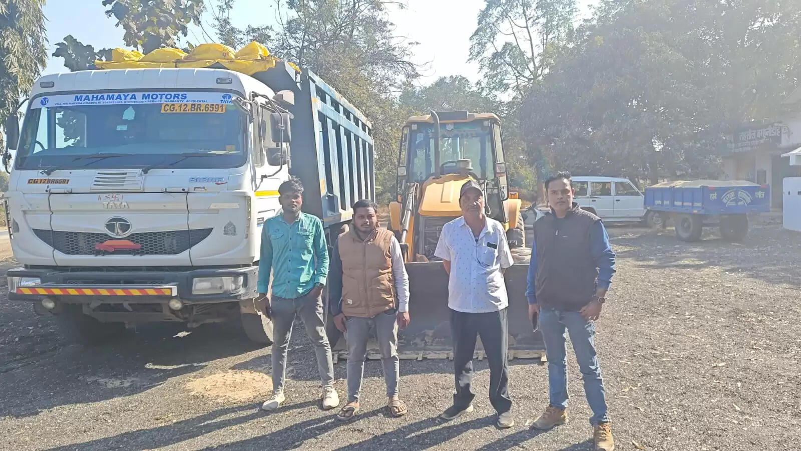 जांजगीर चांपा : बम्हनीडीह में अवैध रेत उत्खनन, भंडारण पर कार्रवाई, जेसीबी व हाईवा जब्त