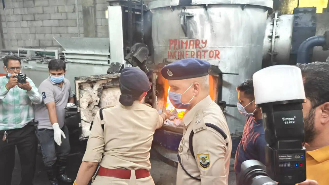 एंटी चिट्टा दिवस पर कांगड़ा पुलिस ने मादक पदार्थों को किया आग के हवाले