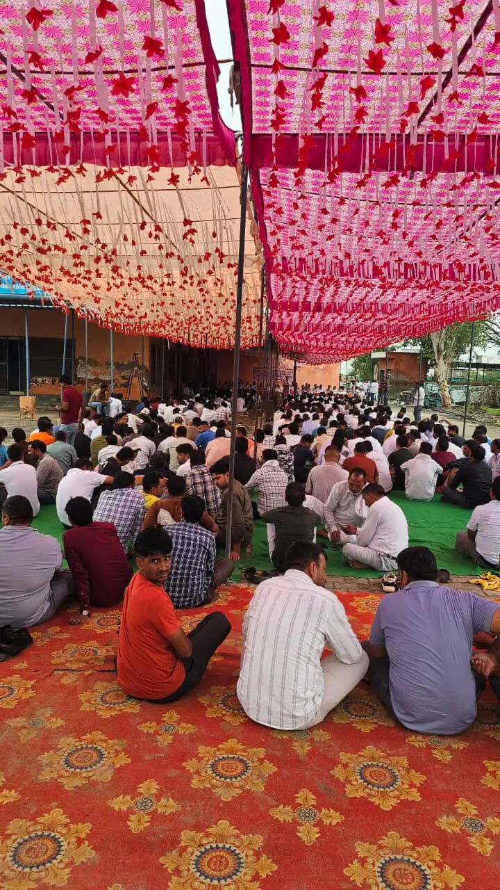 नूंह में निजीकरण के खिलाफ बिजली कर्मियों ने दिया धरना,समानांतर लाइसेंस रद्द करने की मांग