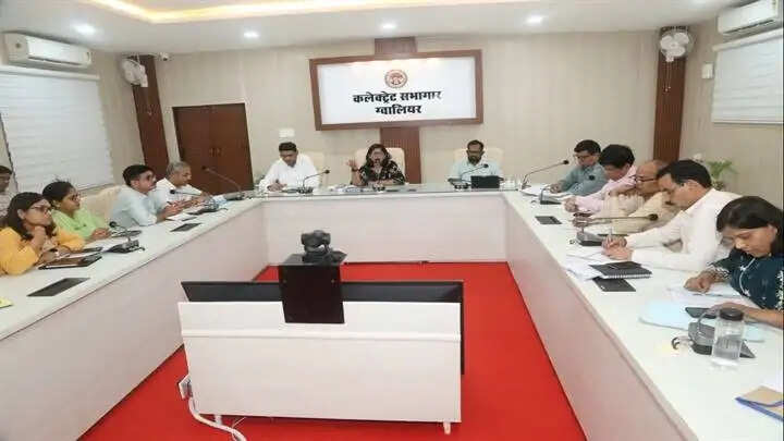 आपदा प्रबंधन के कार्य को सर्वोच्च प्राथमिकता से किया जाएः कलेक्टर