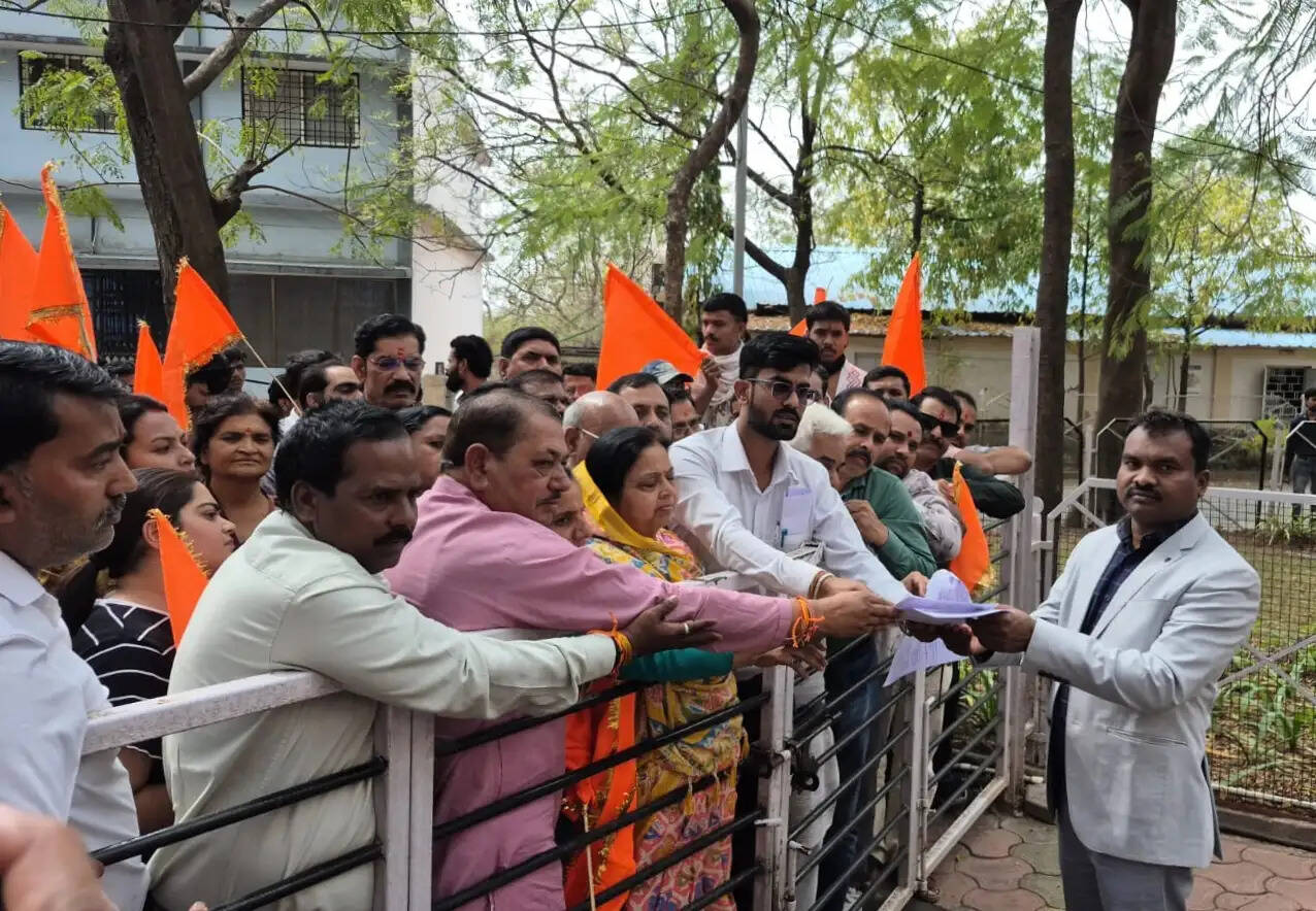 धार: गौशाला की जमीन पर उद्योग बसाने का आरोप, मुख्यमंत्री से हस्तक्षेप की मांग