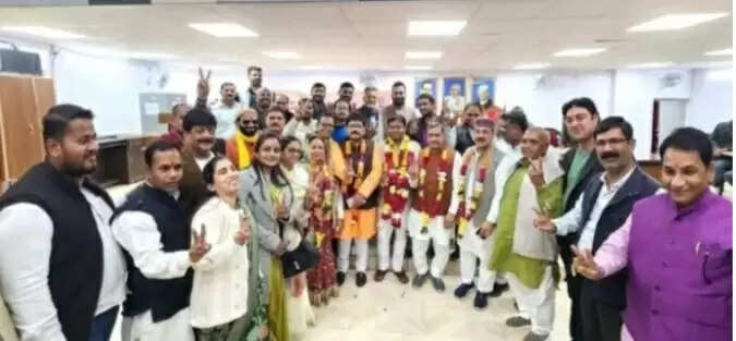 आशीष तिवारी बने नगर निगम के निर्विरोध उपसभापति