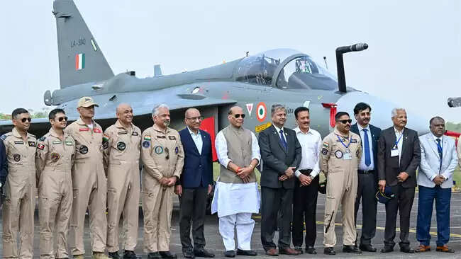 अत्याधुनिक तेजस एमके1ए की सफल उड़ान रक्षा के क्षेत्र में भारत की बढ़ती आत्मनिर्भरता का एक ज्वलंत प्रतीक : राजनाथ सिंह
