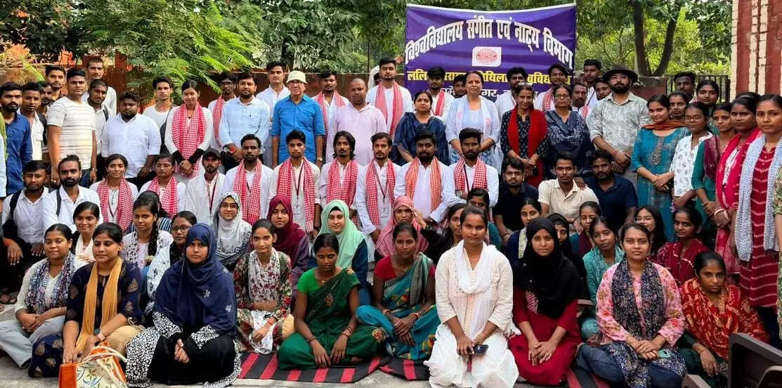 ‘क्या फर्क पड़ता है’ नुक्कड़ नाटक में विद्यार्थियों ने दिखाई रंगमंचीय प्रतिभा